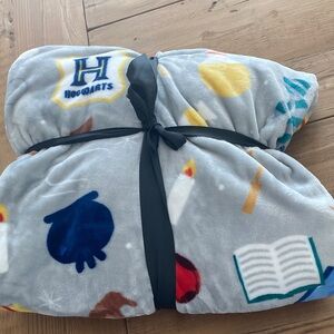 Hogwarts Gray Fleece Blanket